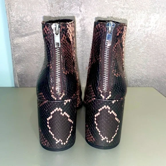 Steve Madden Snake Printed Booties. - Picture 2 of 3